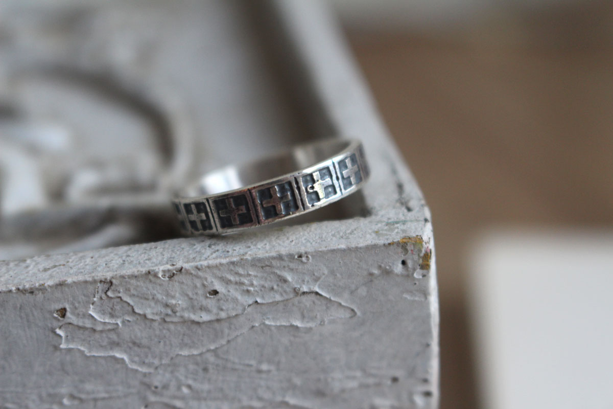 Croix, bague foi médiévale en argent