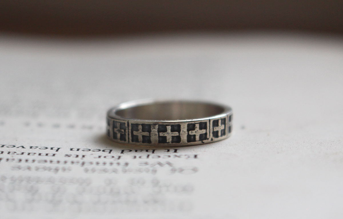 Croix, bague foi médiévale en argent