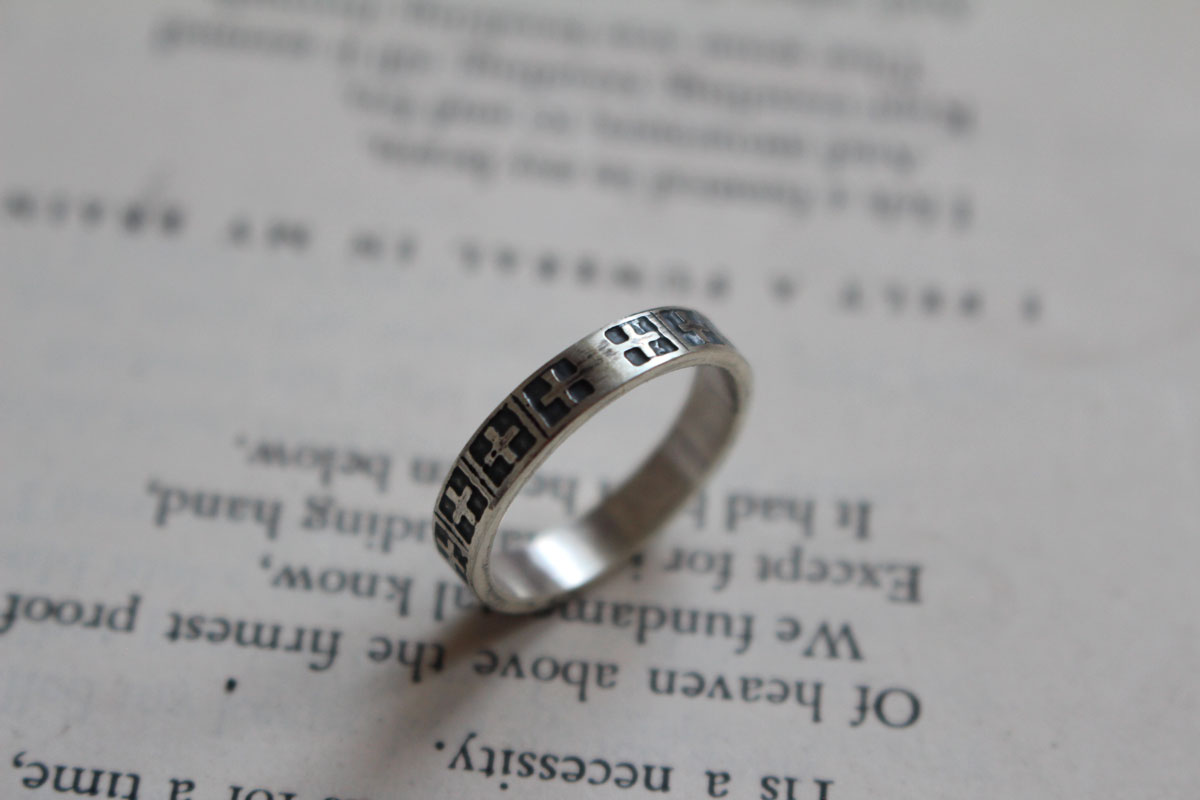 Croix, bague foi médiévale en argent