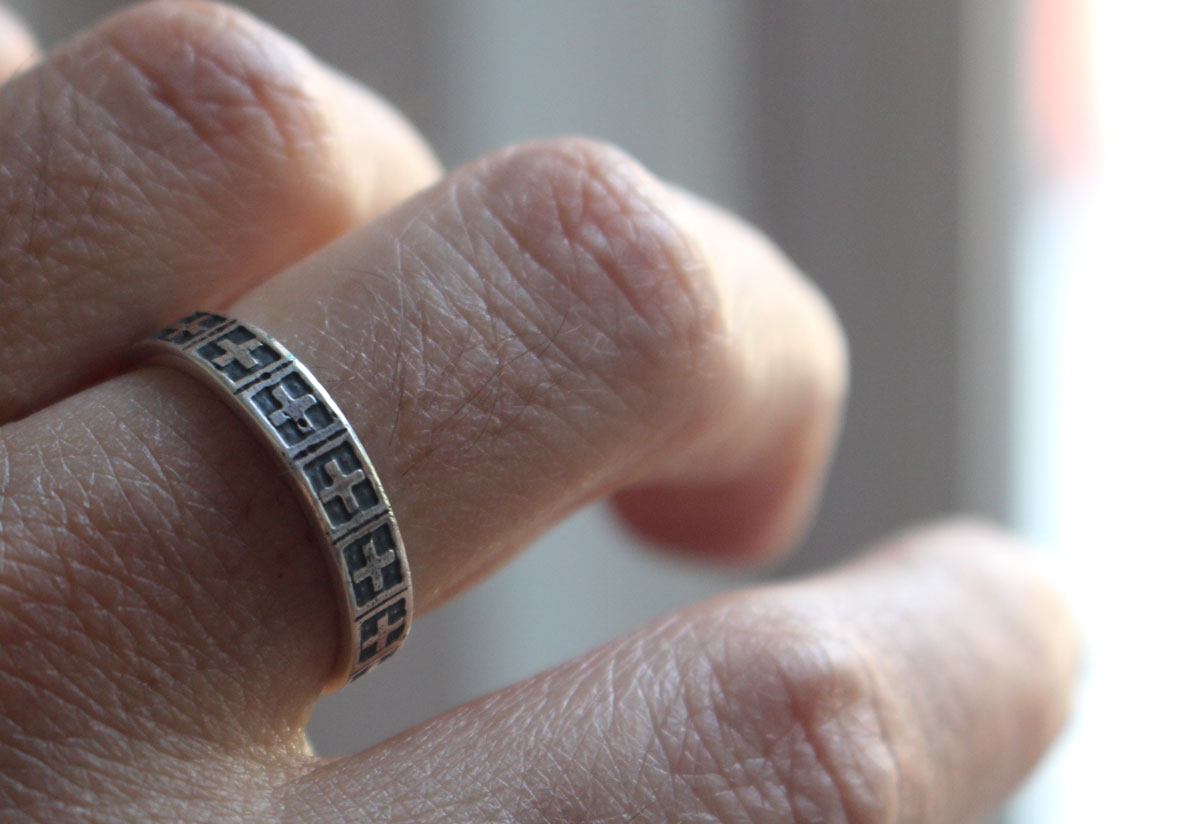 Croix, bague foi médiévale en argent