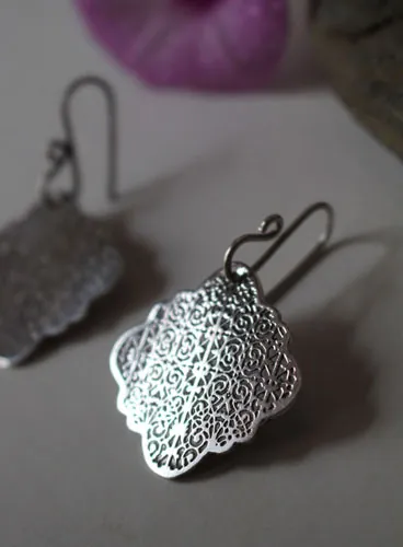 Cybèle, boucles d’oreilles arabesque grecque en argent