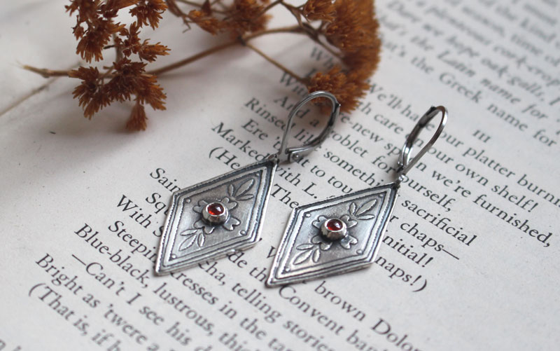 Calendula, boucles d’oreilles botanique baroque en argent et zircon orange