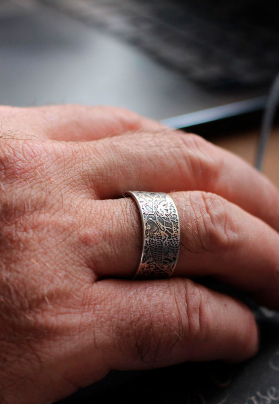 Carpe dans un étang de lotus, bague koï japonaise en argent