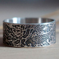 Carpe dans un étang de lotus, bague koï japonaise en argent