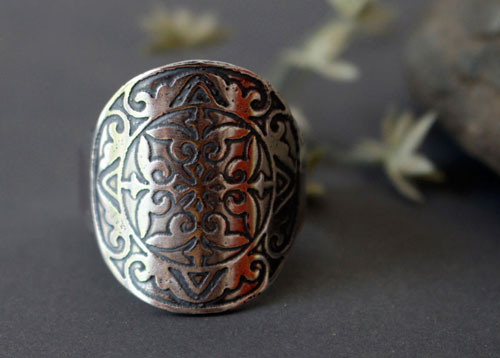 Cassius, bague chevalière bouclier médiéval en argent