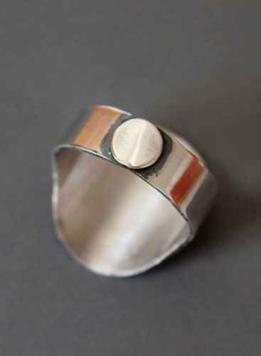 Cassius, bague chevalière bouclier médiéval en argent