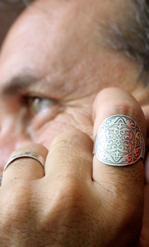 Cassius, bague chevalière bouclier médiéval en argent