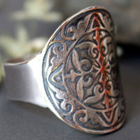 Cassius, bague chevalière bouclier médiéval en argent
