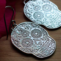 Catrina, boucles d’oreilles cranes du jour des morts dans le folklore mexicain en argent