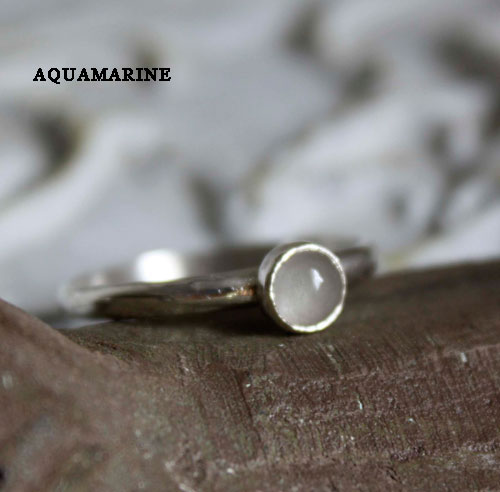 Constance, bague pierre de naissance en argent, grenat, améthyste, aigue-marine, pierre de lune, onyx, alexandrite, rubis, péridot, saphir, opale, citrine ou turquoise