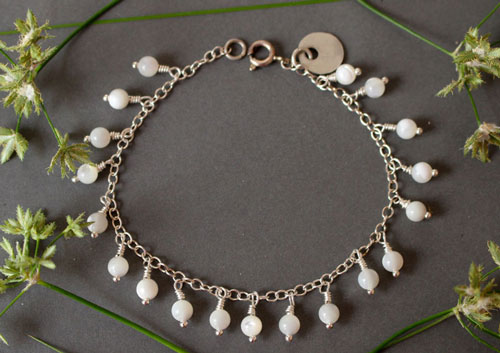 Cosmos, bracelet fleur de l’innocence en argent et nacre