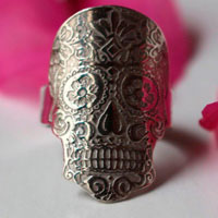 Crâne mexicain, bague tête de mort fleurie du Mexique en argent