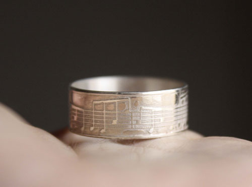Crescendo, bague partition de musique en argent