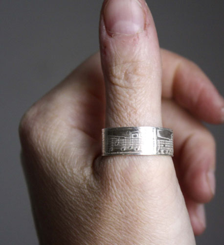 Crescendo, bague partition de musique en argent