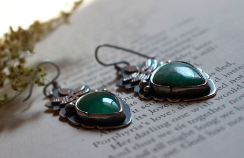 Croissance, boucles d’oreilles botaniques en argent et chrysoprase