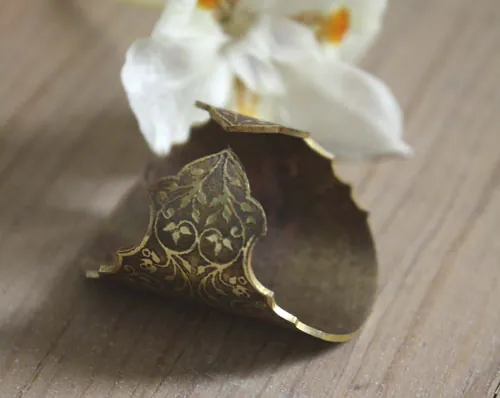 Dandy, bague élégance baroque victorienne en laiton