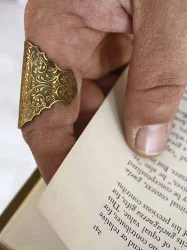 Dandy, bague élégance baroque victorienne en laiton