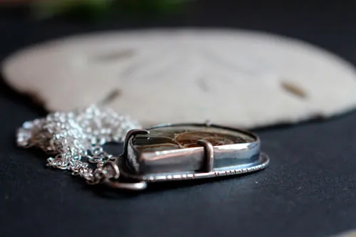 Du fond de l’océan, collier exploration sous-marine en argent et ammonite