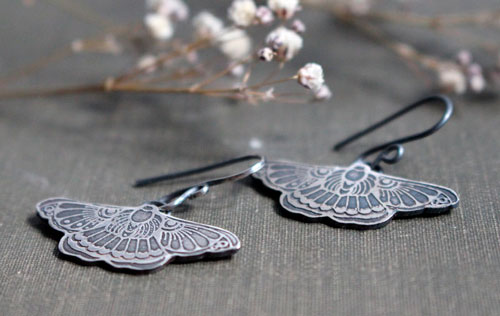 Danse nocturne, boucles d’oreilles papillon en argent