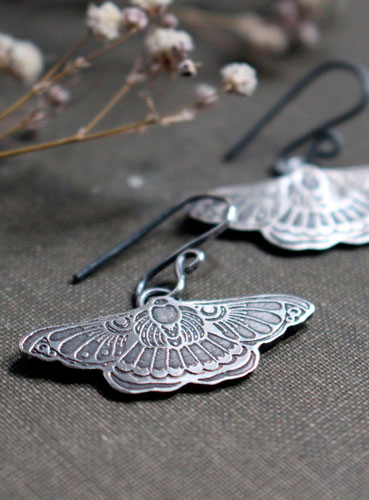 Danse nocturne, boucles d’oreilles papillon en argent 