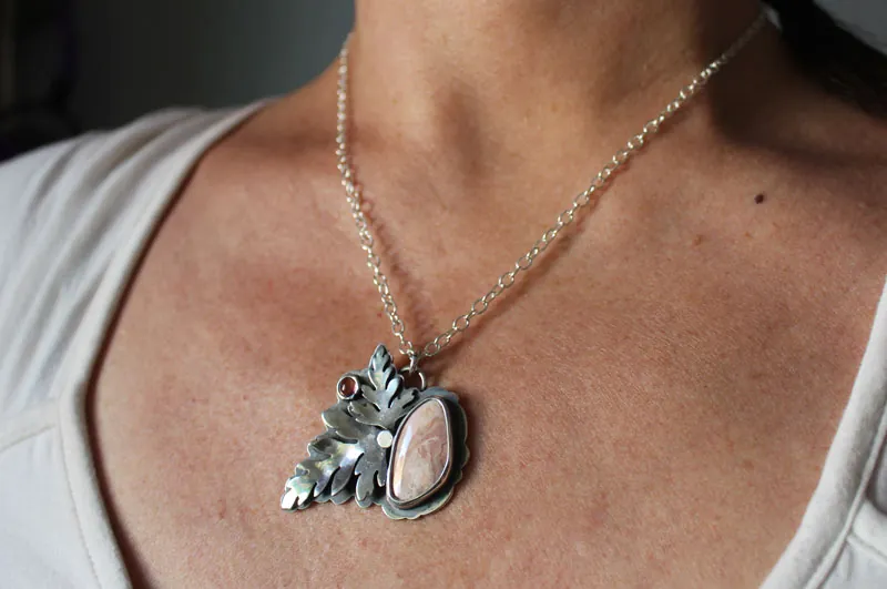 Effloraison, collier botanique en argent, tourmaline rose et rhodochrosite