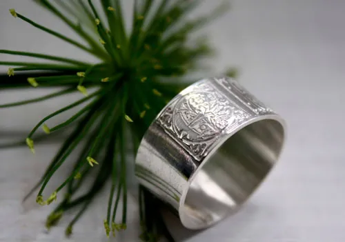 Engagement sincère, bague enluminure médiévale en argent
