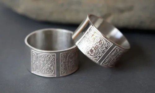 Engagement sincère, bague enluminure médiévale en argent