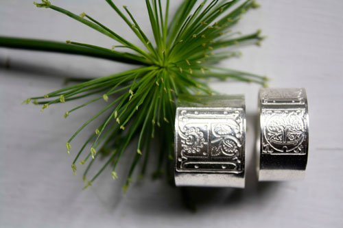 Enluminure médiévale, bague enluminure du Moyen Âge en argent
