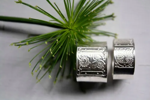 Enluminure médiévale, bague enluminure du Moyen Âge en argent