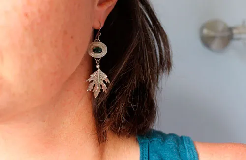 Esprit de la forêt, boucles d’oreilles Kodama japonais en argent et tourmaline verte