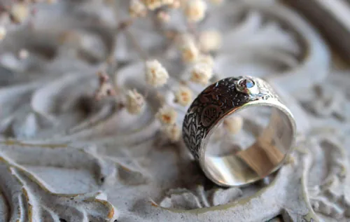 Eternité, bague grenade en argent et diamant