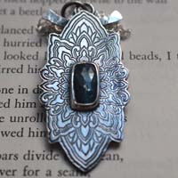Etoile bleue, collier mandala étoile en argent et disthène