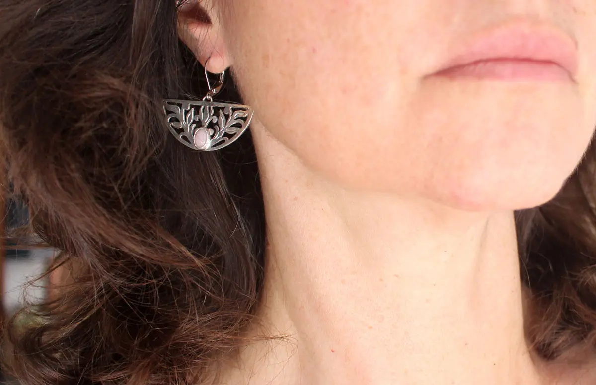 Éveil du lotus, boucles d’oreilles fleur aquatique en argent et opale