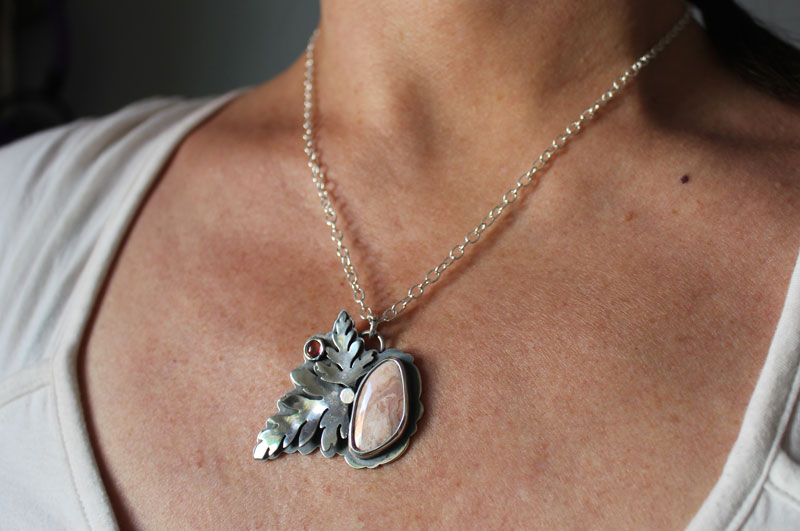 Effloraison, collier botanique en argent, tourmaline rose et rhodochrosite