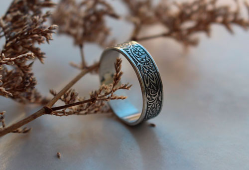 Eglantine, bague romantique de fleurs et feuilles en argent