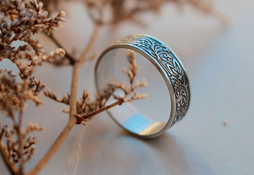 Eglantine, bague romantique de fleurs et feuilles en argent