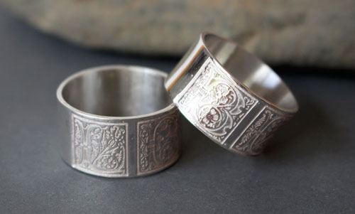 Engagement sincère, bague enluminure médiévale en argent