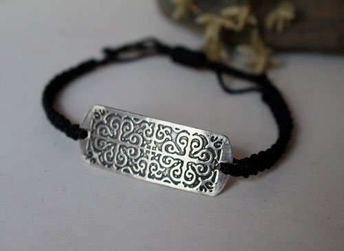 Enguerrand, bracelet médiéval en argent et macramé