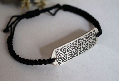 Enguerrand, bracelet médiéval en argent et macramé