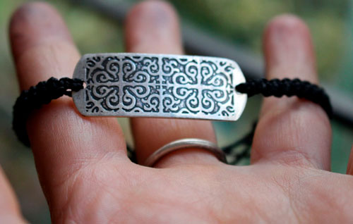 Enguerrand, bracelet médiéval en argent et macramé