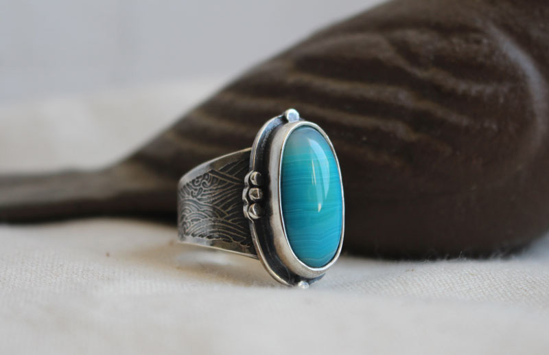 Entre le ciel et la mer, bague nautique en argent et agate bleue