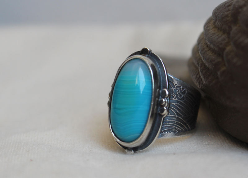 Entre le ciel et la mer, bague nautique en argent et agate bleue