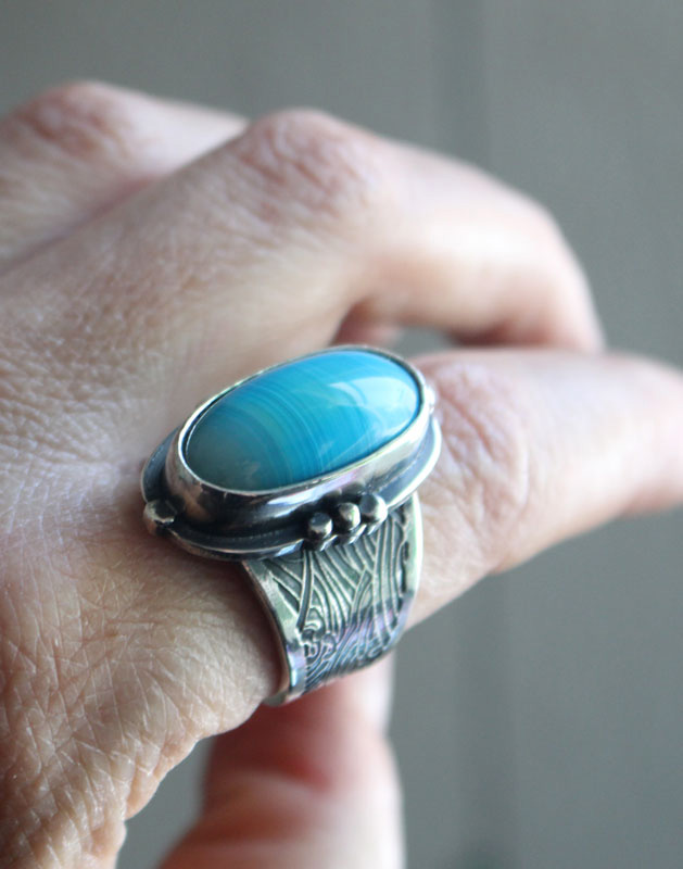 Entre le ciel et la mer, bague nautique en argent et agate bleue