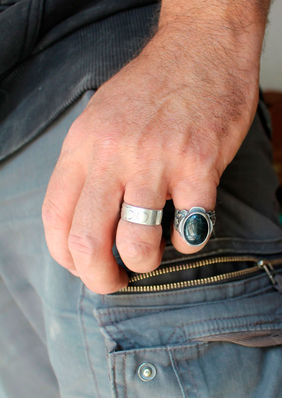 Entre les étoiles et la lune, bague astronomique en argent agate mousse