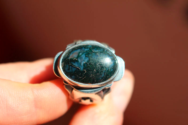 Entre les étoiles et la lune, bague astronomique en argent agate mousse