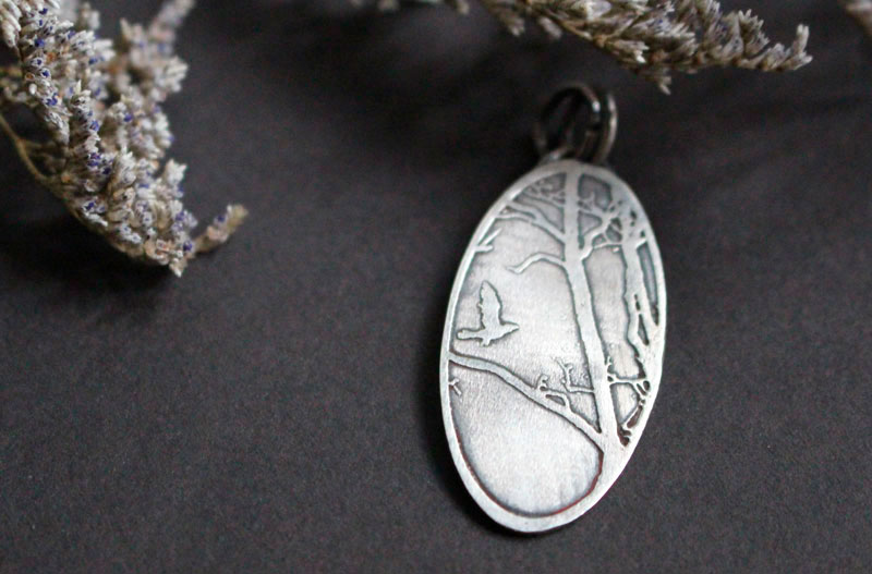 Espérance, pendentif oiseau dans la forêt en argent