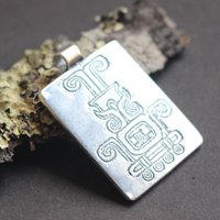 Feu sacré, pendentif glyphe aztèque mexicain en argent