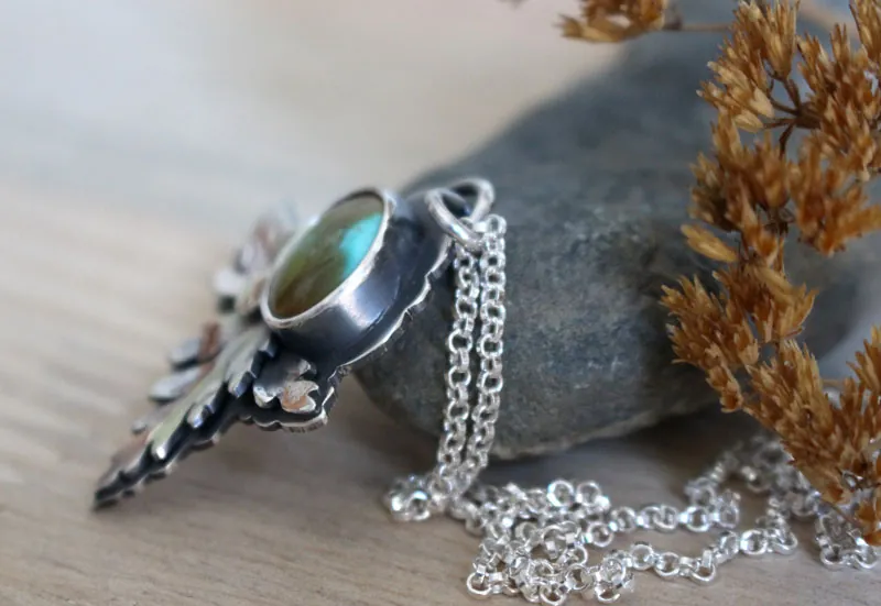 Feuille d’écorce, collier botanique en argent et turquoise