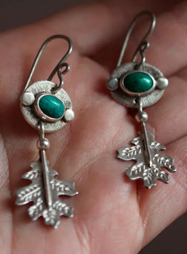 Feuille de cristal, boucles d’oreilles botaniques en argent et chrysocolle