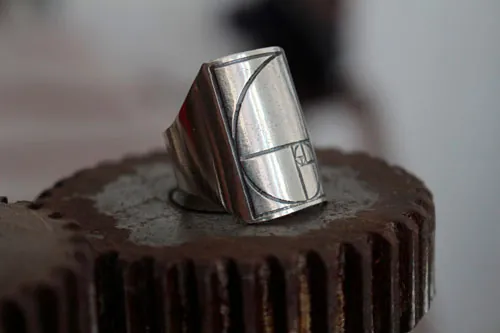 Fibonacci, bague chevalière suite mathématique en argent